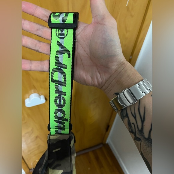 SUPERDRY CAMO BAG - Picture 3 of 6